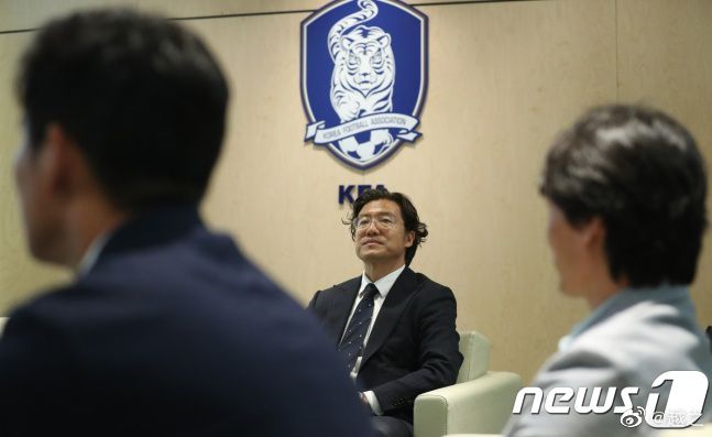 叶辰故意把死奶奶三个字说的特别重。